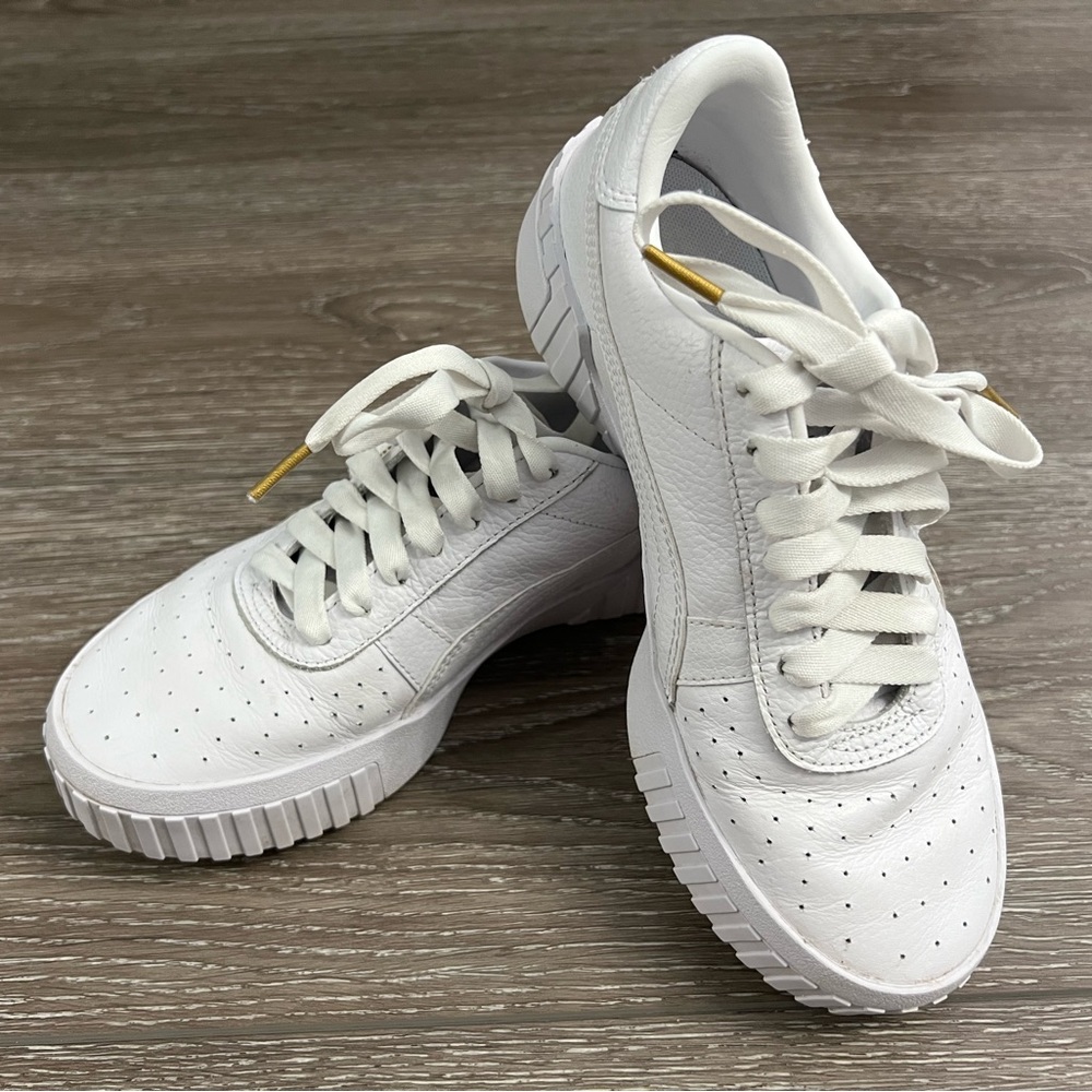 PUMA Women’s CALI sneaker. Women’s 7 M US. White